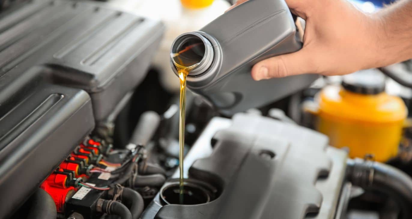 What is a synthetic oil and what are its benefits?